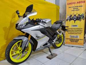 Jual bekas YAMAHA ALL NEW R15 V3 VVA TAHUN 2021 CASHCREDIT,lokasi di Jakarta Timur