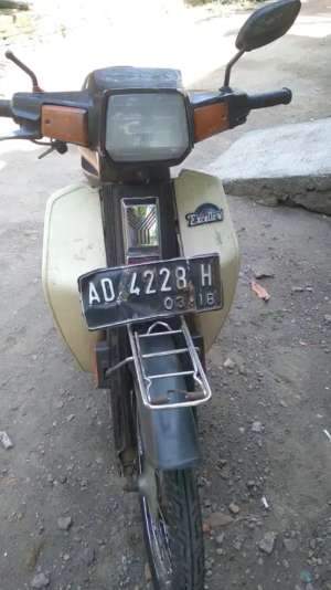 Jual bekas Yamaha excellent 83 komplit mesin sehat oli jalan,lokasi di Semarang Kota