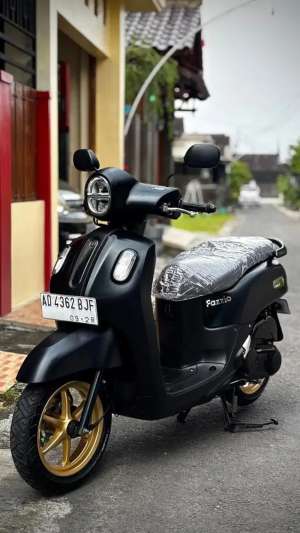 Jual bekas Yamaha FAZZIO LUX HYBRID ISTIMEWA,lokasi di Klaten Kab.
