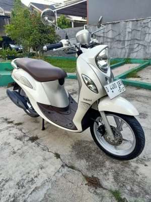 Jual bekas Yamaha Fino 125 2017 PREMIUM Istimewa Full Ori,lokasi di  