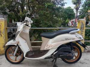 Jual bekas Yamaha Fino 125 fi th 2017 pajak hidup,lokasi di Depok Kota