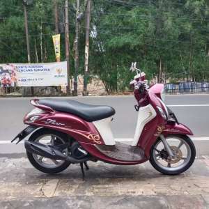 Jual bekas Yamaha Fino 125 Premium 2017 Orisinil Mesin Aluss Lengkap Bagus,lokasi di Tangerang Selatan Kota