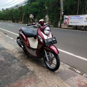 Jual bekas Yamaha Fino 125 Premium 2017 Orisinil Lengkap Bagus Mesin Aluss,lokasi di Tangerang Selatan Kota