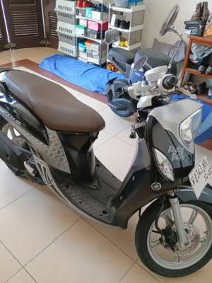 Jual bekas Yamaha Fino 2015 Hitam Lengkap Hidup,lokasi di Surabaya Kota