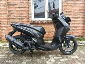 Jual bekas Yamaha Lexi 125 VVA 2022 Mulus Pajak On Panjang,lokasi di Tangerang Selatan Kota