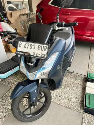 Jual bekas Yamaha LEXY KeyLess 2019 KM 9000 free sepeda listrik erbyte,lokasi di Tangerang Kab.