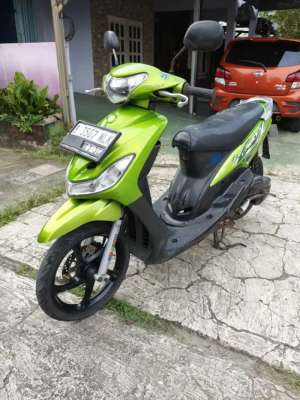Jual bekas Yamaha Mio 2010 lengkap hidup original,lokasi di Tangerang Selatan Kota