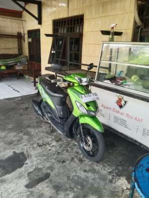 Jual bekas YAMAHA MIO SMILE TAHUN 2011 WARNA HIJAU,lokasi di Bekasi Kab.