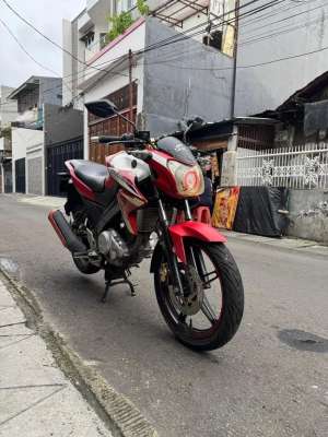 Jual bekas Yamaha New Vixion150 Vixion Lightning NVL 150 150cc Low KM 2014,lokasi di Jakarta Barat