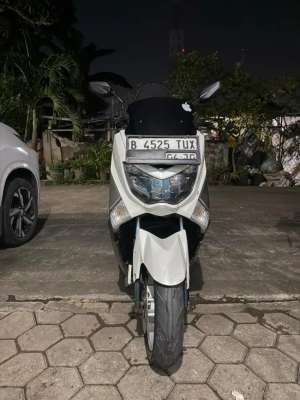 Jual bekas Yamaha nmax 2018 putih,lokasi di Jakarta Barat