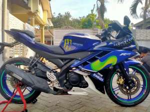 Jual bekas Yamaha R 15 lengkap motor sehat walafiat keterangan detail dibawah,lokasi di Tangerang Kab.