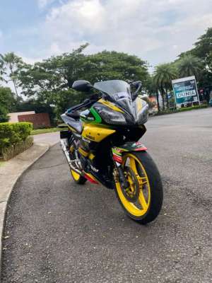 Jual bekas Yamaha R15 2015 Special livery Yamaha Tech3 MotoGP,lokasi di Tangerang Selatan Kota