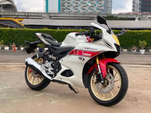 Jual bekas Yamaha R15 R 15 V4 WGP 2022 Like new,lokasi di Jakarta Selatan