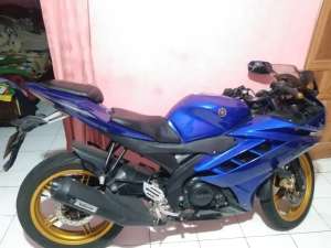 Jual bekas Yamaha R15 V2 bekas seperti baru,lokasi di Kuningan Kab.