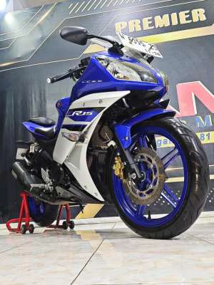 Jual bekas Yamaha R15 V2 Nyaman Keren Kinyis2km. 10rb.Anugerah motor rungkut,lokasi di Sidoarjo  Kab.
