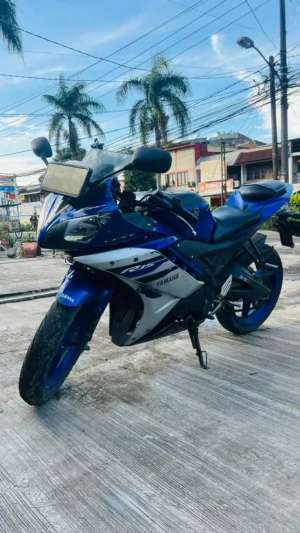 Jual bekas Yamaha R15 v2 Orijinal,lokasi di Tangerang Kab.