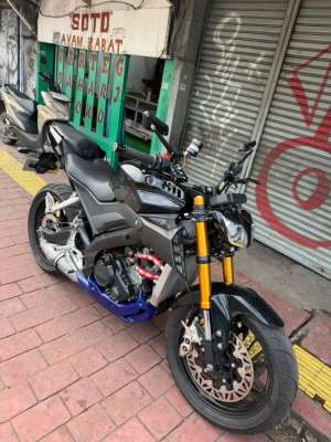 Jual bekas Yamaha R15 v3 2018 naked modifikasi,lokasi di Jakarta Pusat