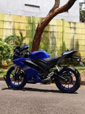 Jual bekas YAMAHA R15 V3 2021 BIRU KM 8K PAJAK PANJANG SIAP TOURING,lokasi di  ,Bekasi Kab.