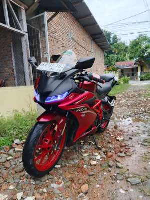 Jual bekas Yamaha R15 V3 lengkap,lokasi di Medan Kota