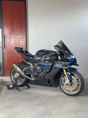 Jual bekas Yamaha R1M full modifikasi,lokasi di Jakarta Timur