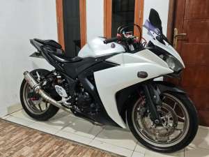 Jual bekas Yamaha R25 Injeksi Th 2016 Mulus Sehat Terawat Siap Pakai Touring,lokasi di Jakarta Selatan