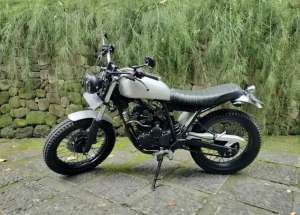 Jual bekas Yamaha Scorpio Z 2006 Hitam - Mesin UpgradedCustom Japstyle,lokasi di Gianyar Kab.