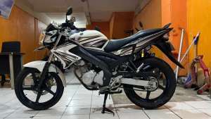 Jual bekas Yamaha Vixion Orijinal istimewah,lokasi di Tangerang Kab.