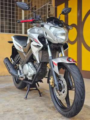 Jual bekas Yamaha VixionVixion 150 Lightning 2014, White Premium Metalic.,lokasi di  ,Medan Kota