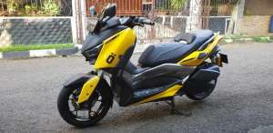 Jual bekas Yamaha Xmax Limited Kuning km 9000SIMPANAN Istimewa,lokasi di Bandung Kota