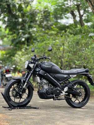 Jual bekas YAMAHA XSR 155 2022 BLACK KM RENDAH PAJAK PANJANG RASA BARU,lokasi di Tangerang Selatan Kota