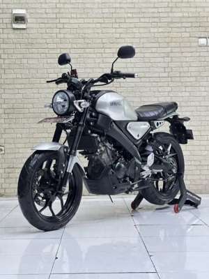 Jual bekas YAMAHA XSR 155 TH 2023 SUPER MULUS WARNA FAVORIT SILVER. RONY MUSTIKA,lokasi di Jombang  Kab.