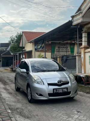 Jual bekas YARIS BAKPAO E 2011 AT MATIC,lokasi di Madiun Kota