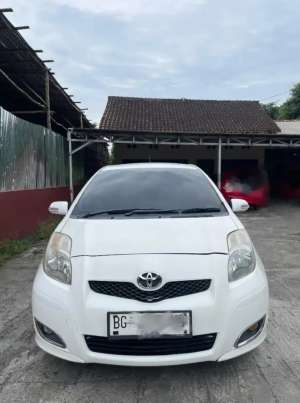 Jual bekas Yaris bakpao tipe E Manual Tahun 2011,lokasi di Ogan Komering Ulu Kab.