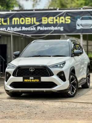 Jual bekas Yaris Cross GR TSS Hybrid Two tone 2023 1.5 HV 2024 HEV S At 2025 PC,lokasi di  ,Palembang Kota