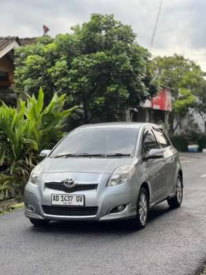 Jual bekas Yaris E 2010 matic,lokasi di Salatiga Kota
