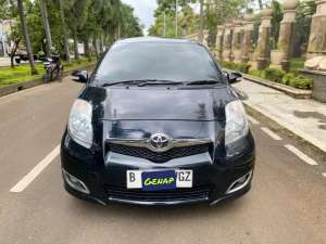 Jual bekas Yaris E Manual 1.5 2010 Hitam Mulus Terawat Yuk Ce Segera,lokasi di Jakarta Timur