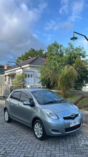 Jual bekas YARIS LOW KM ISTIMEWA,lokasi di Sleman Kab.
