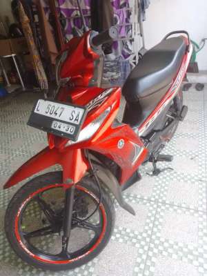 Jual bekas Ymh Vega RR,2015 tgn 1 plat L surat hidup Dobel ok pelek CW strip Ori,lokasi di Sidoarjo  Kab.
