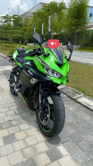 Jual bekas ZX-25R ABS SE super low km 3.000 only,lokasi di Medan Kota