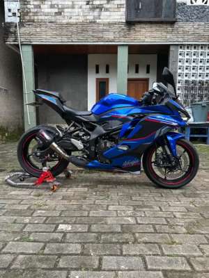 Jual bekas ZX25R ABS LIKE NEW ISTIMEWAH ODO LOW 5.000 PERAK ZX25 R ZX NINJA,lokasi di Jakarta Barat