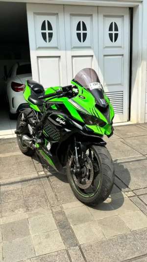 Jual bekas ZX25R ABS QS KRT HONEY COMB EDITION,lokasi di Jakarta Timur