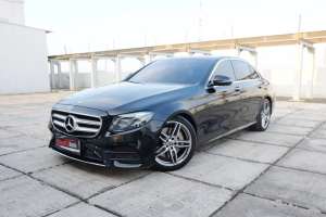 2019 Mercedes Benz E350 Amg Panoramic Antik KM LOW lokasi di  , tersedia melalui melalui situs Olx