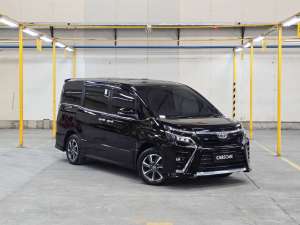 2021 Toyota VOXY2.0 lokasi di  Banten, tersedia melalui melalui situs Carsome