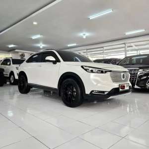 Jual bekas 2023 DP 8jt HRV SE Sunroof Sensing 1.5 matic 2023 DK pmk NIK 2022,lokasi di Denpasar Kota