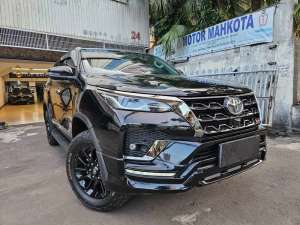 Jual bekas 24 rb km Toyota Fortuner 2.8 GR sport 2025 nik 2024 hitam full ori bgs,lokasi di  