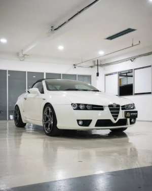 Jual bekas Alfa Romeo Spider 3.2 V6 White 2010,lokasi di  
