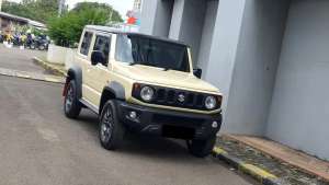 Jual bekas ANTIK LOW KMSuzuki Jimny 1.5 4x4 3 Door AT 20232024,lokasi di Jakarta Utara