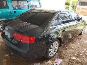 Audi A4 2010 1.8T lokasi di  , tersedia melalui melalui situs Olx