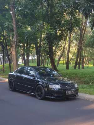 Audi A4 2014 Bensin lokasi di  , tersedia melalui melalui situs Olx