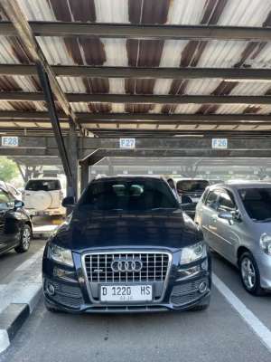 Audi Q5 SLine 2010 lokasi di  , tersedia melalui melalui situs Olx
